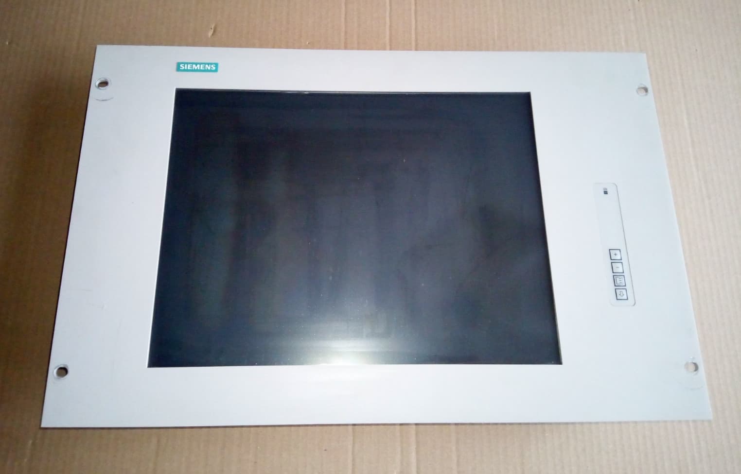 Siemens P/N: SCD 1597-RT 6GF6230-6MB LCD Monitor F/N: 95060761-00 1597 6 GF6230
