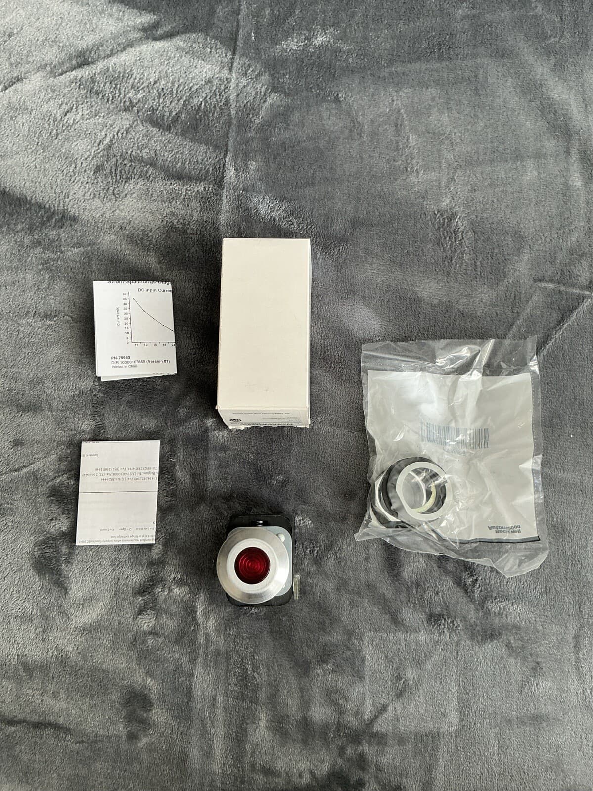 New Allen Bradley 800T-FXQH2RA1 30mm Push-Pull Device, Red, Illuminated