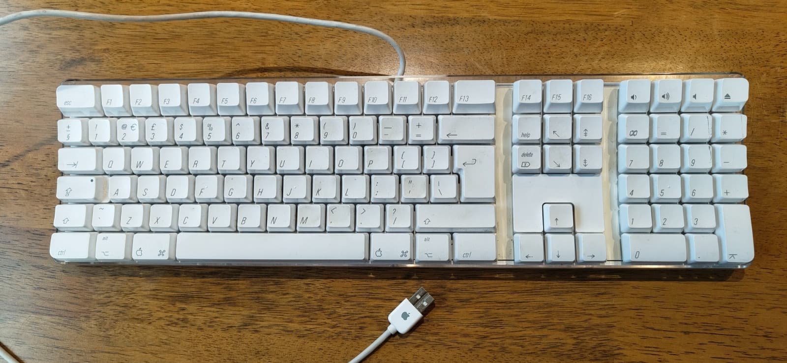 Vintage Apple USB Keyboard A1048 Genuine (White) QWERTY - UK Layout G4 iMac etc