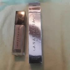 Anastasia Beverly Hills Luminous Foundation 300C. BEWARE of FAKES on EBAY. 