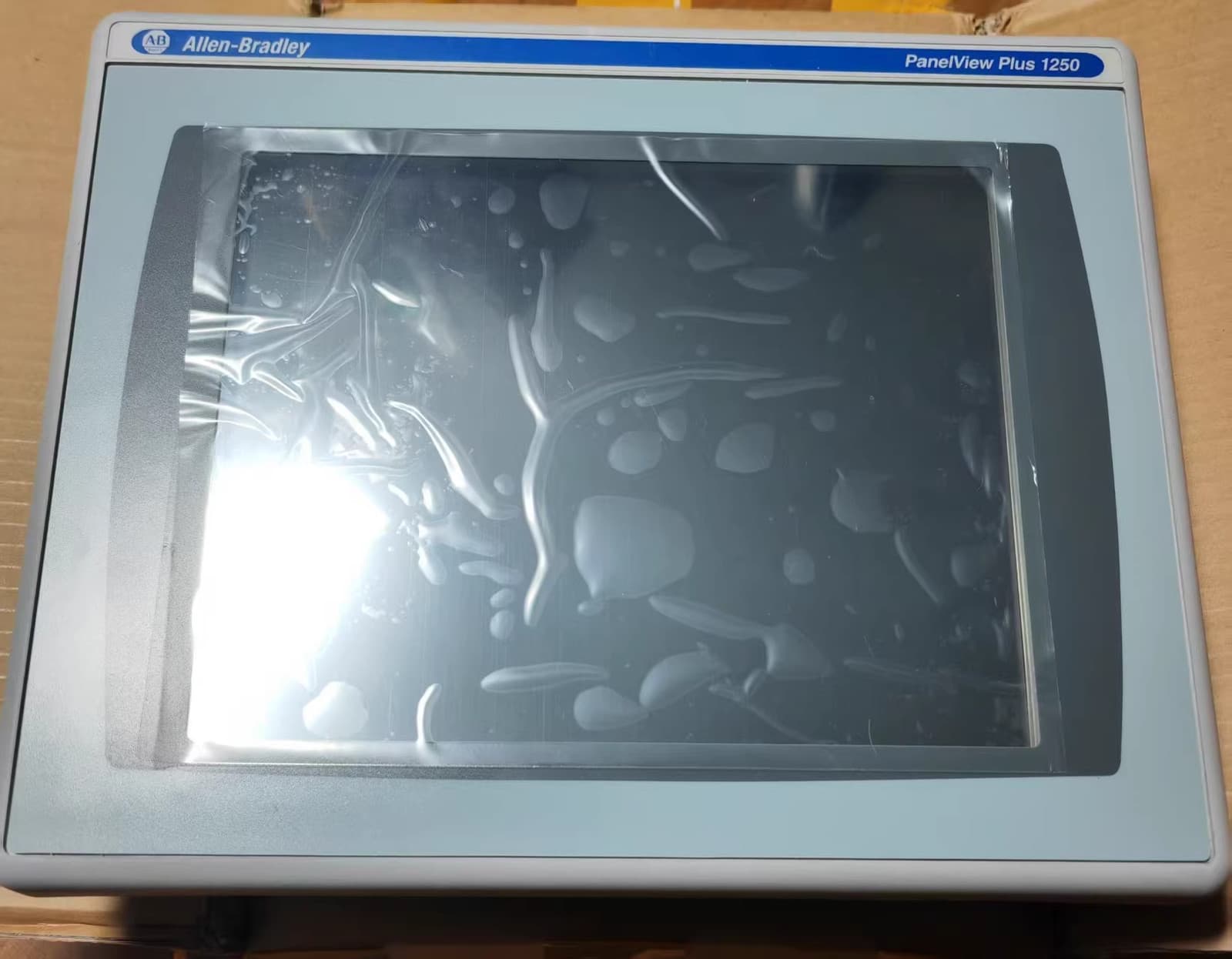 New Sealed Allen Bradley 2711P-RDT12H Fast Shipping 2711PRDT12H