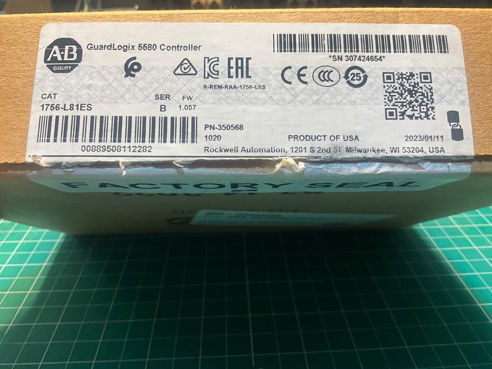 Allen-Bradley 1756-L81ES SER B GuardLogix 5580 Safety PLC Controller New-OpenBox