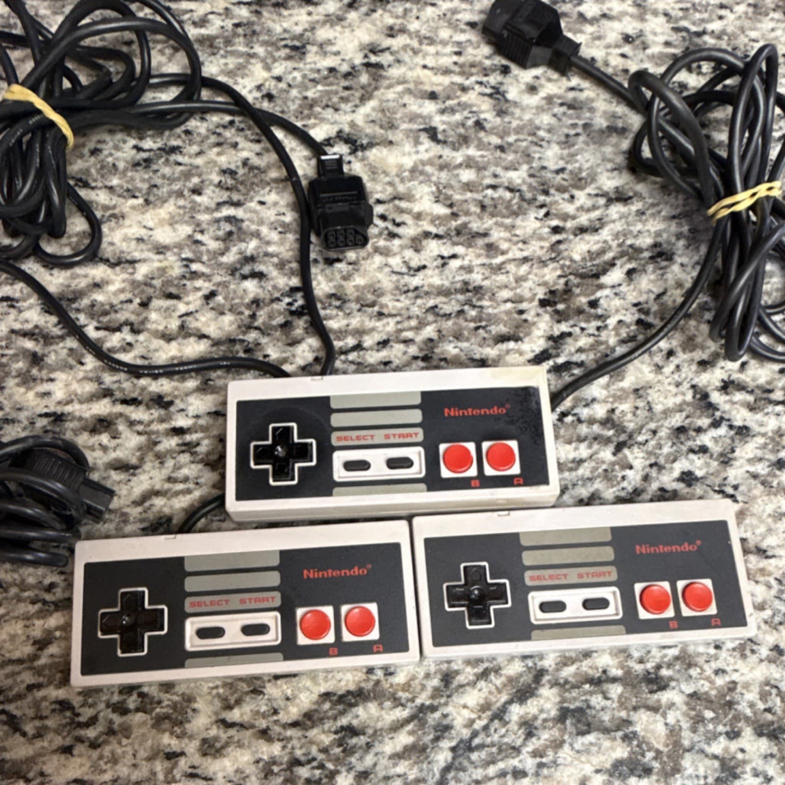 Nintendo NES-004 Controller Gray Black Red Wired Lot of 3 Plastic NES