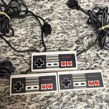 Nintendo NES-004 Controller Gray Black Red Wired Lot of 3 Plastic NES