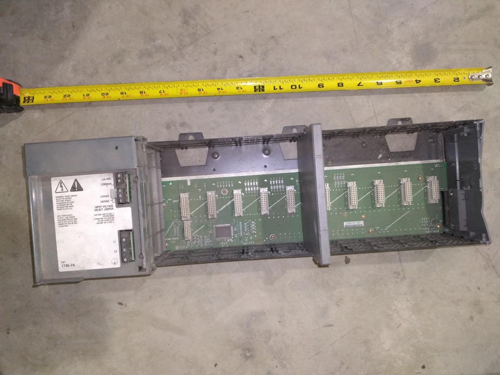 ALLENBRADLEY SLC 500 1746-A10 SER B  1746-P4 SER A