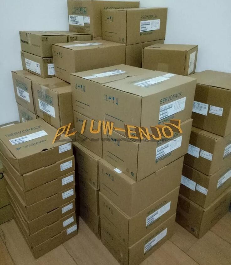 1PC New Yaskawa ServoPack CIMR-F7U4018