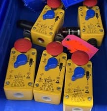 LOT 5Allen Bradley 440E-L13042 Guardmaster Lifeline 4 Cable Pull Switch used/new