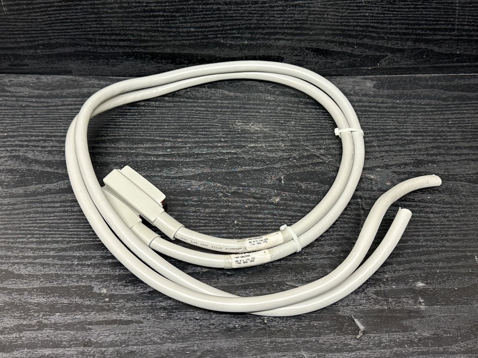 Pair Allen Bradley 1492-CABLE025H Pre-Wired Cable for 1746 Digital I/O 32Pt 2.5M