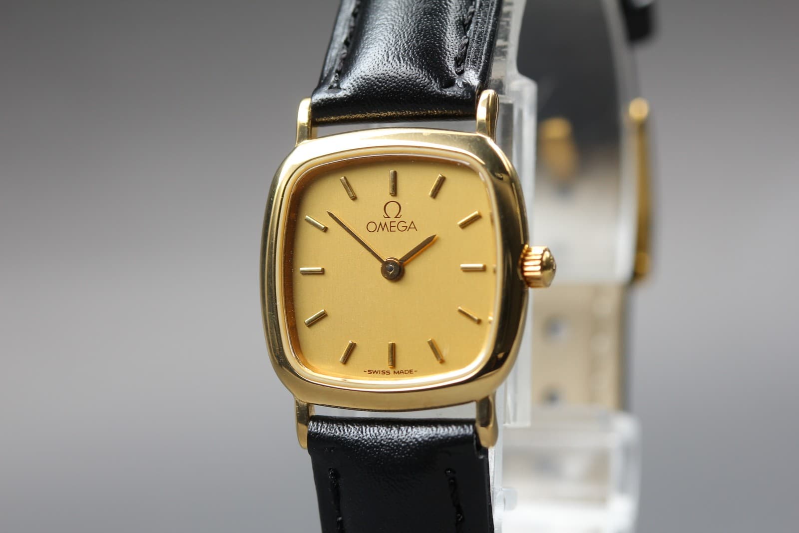 Vintage 1980s Omega De Ville Ladies Quartz Gold Dial Ref.595.0098.2 [Near Mint]