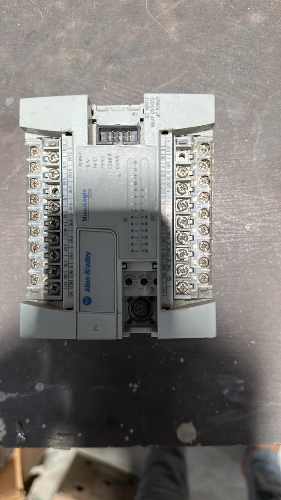 Allen-Bradley 1762-L24BWA MicroLogix 1200 Controller