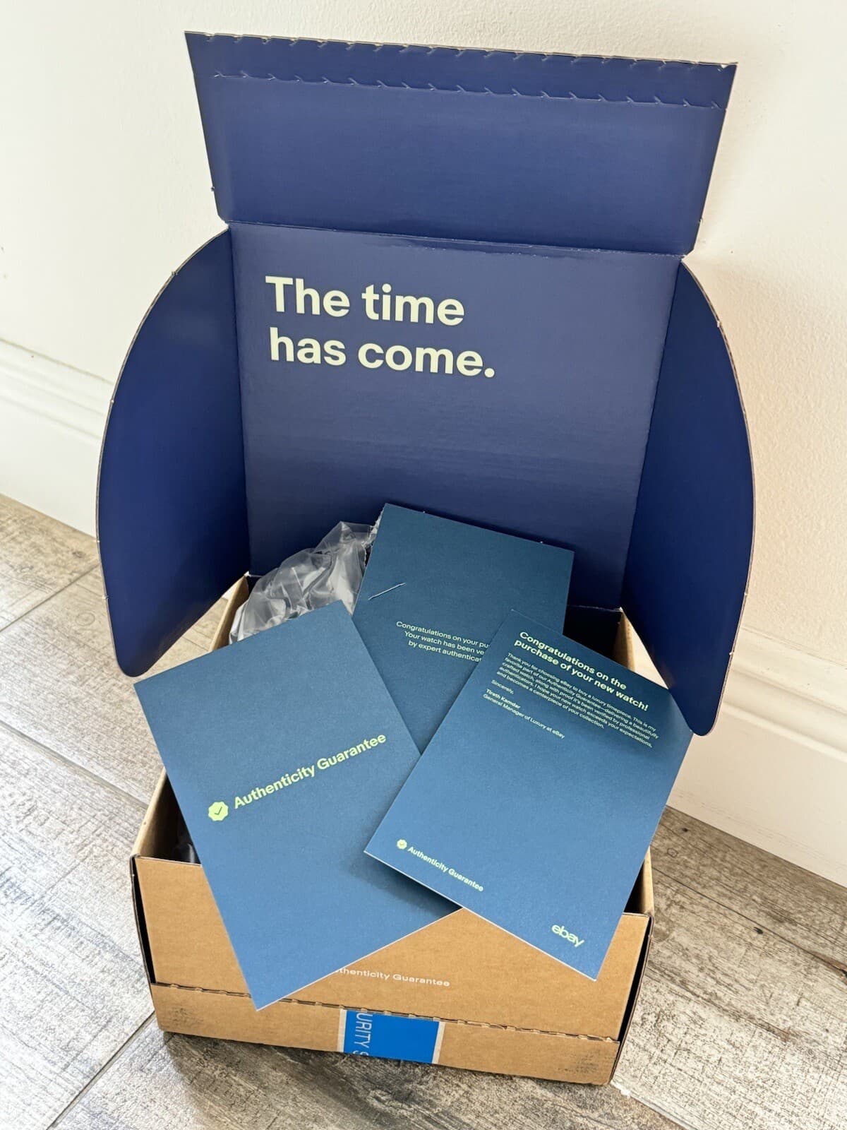 Ebay Authenticity Guarantee Watch Blue Box Brand New + All The Extras (M Versión