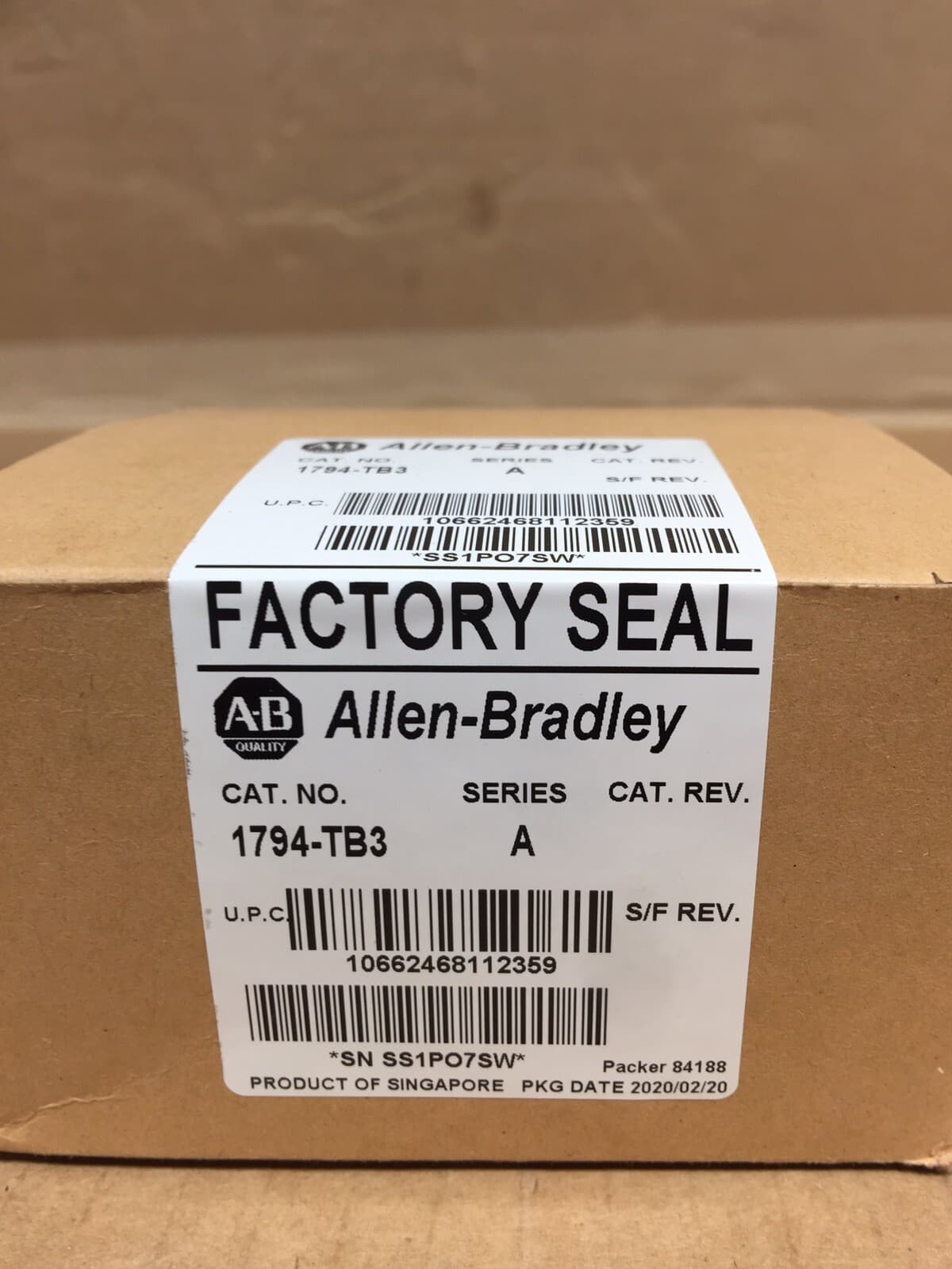 NEW ALLEN BRADLEY 1794-TB3 TERMINAL BASE 18 TERMINALS 10A 132V FREE 2 DAY AIR