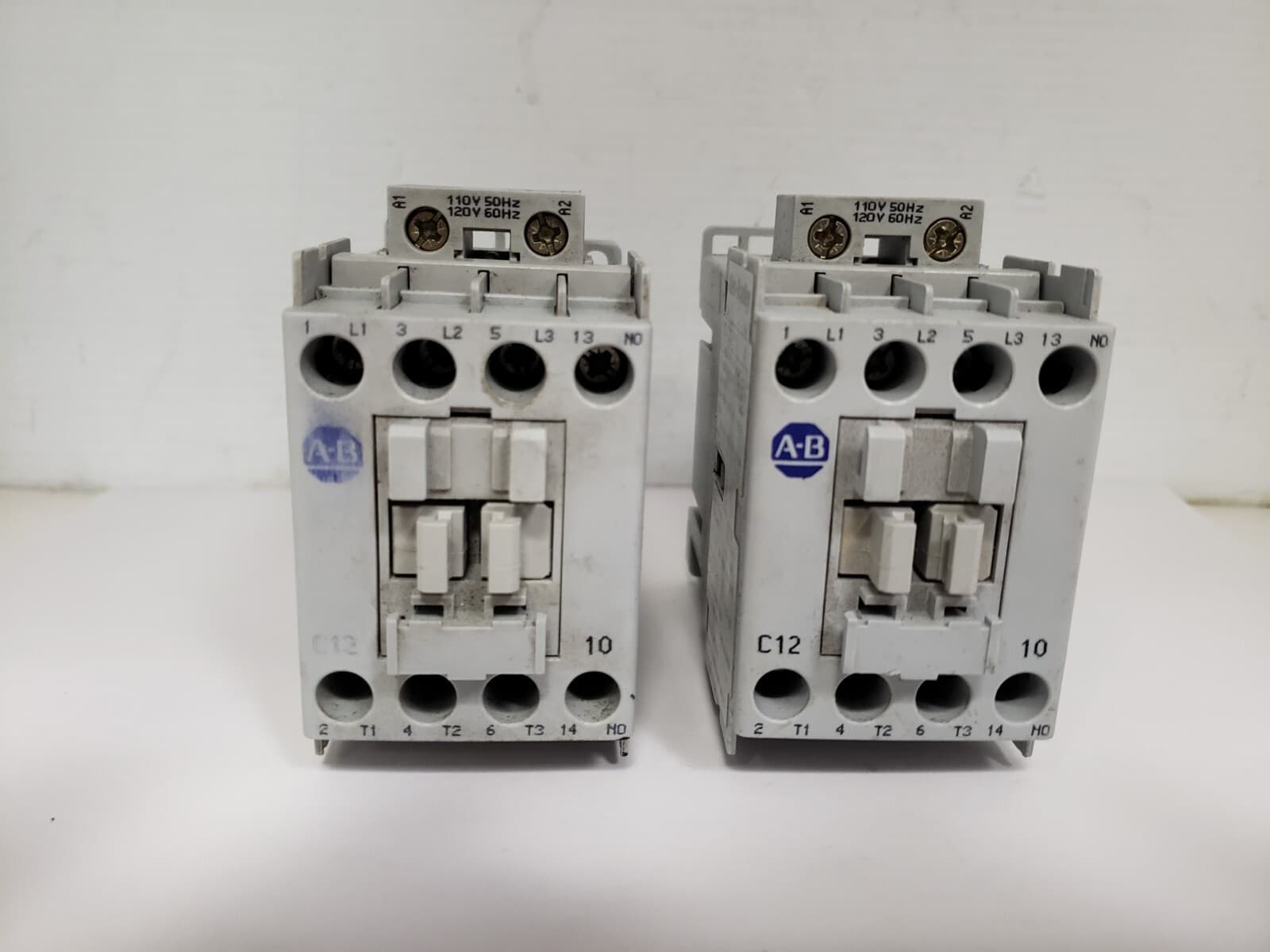 ALLEN BRADLEY 100-C12D10 CONTACTOR 12A 110/120V 50/60 HZ SERIES A (LOT OF 2)