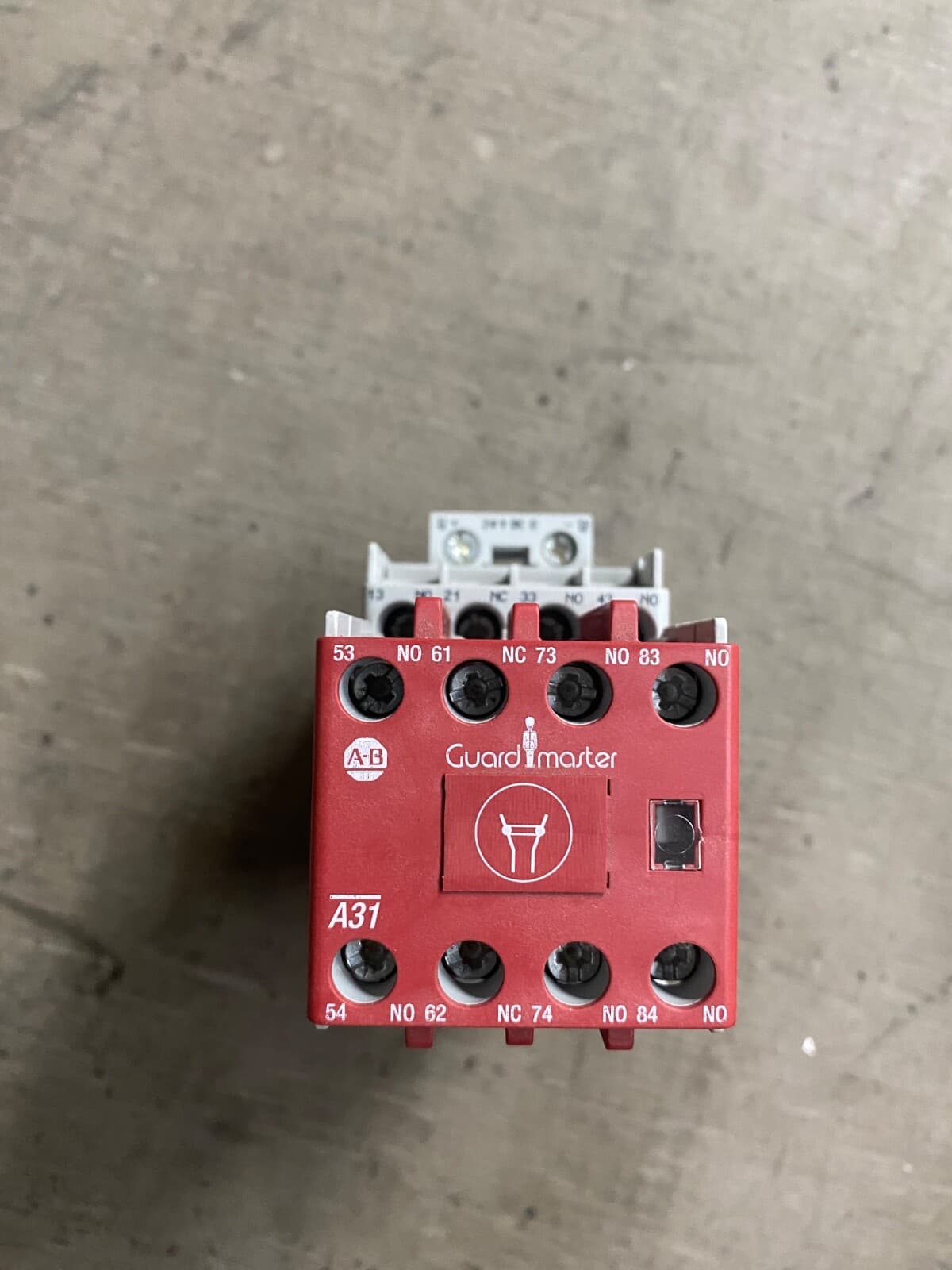 Allen-Bradley, Guard Master 700S-CF620EJC Ser. A, 24vDC coil, Safety Relay