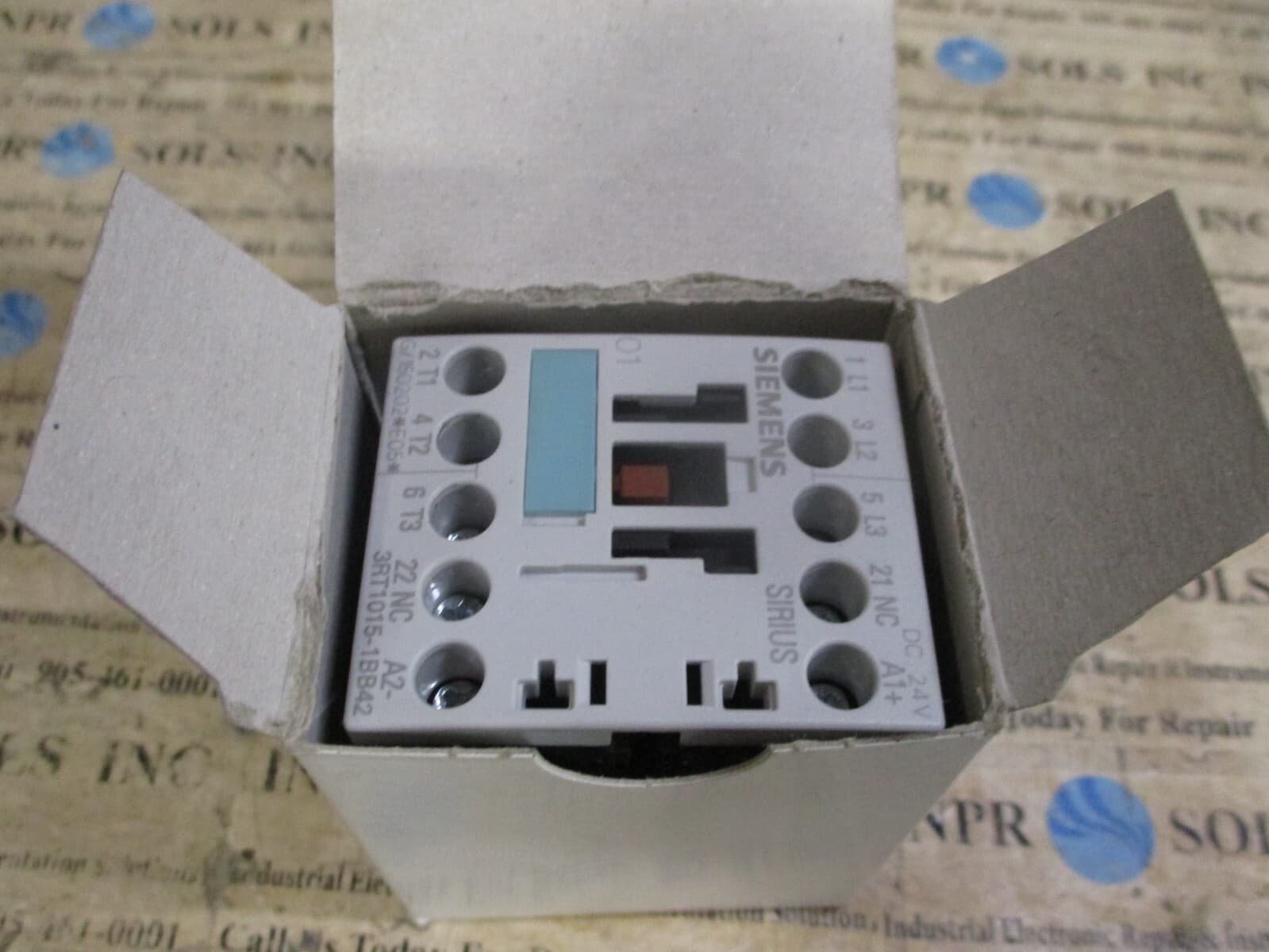 Siemens 3RT1015-1BB42 SIRIUS Contactor 3ZX1012-0RH11-1AA1 3.3kW 400VAC 1NC *NEW*