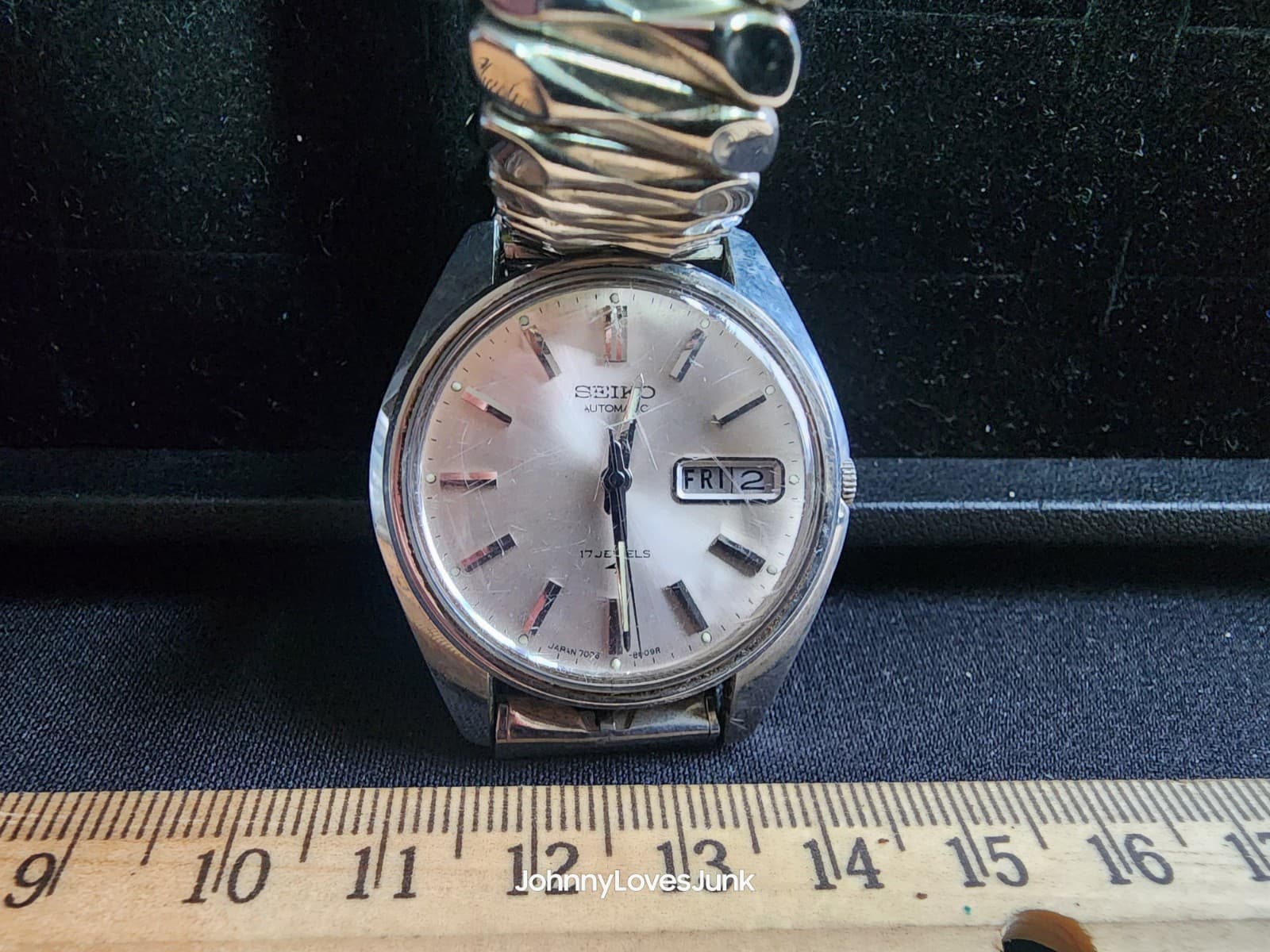 Vintage Seiko Automatic 17j Wind Up Watch Winds Runs Keeps Time #308144