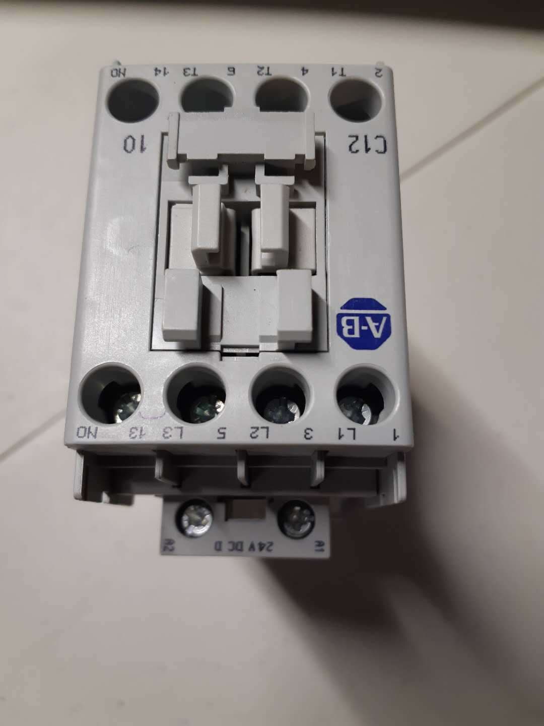 Allen Bradley 100-C12D*10 24 VDC Coil Starter