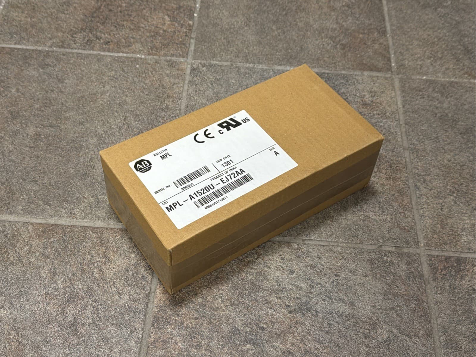 SURPLUS Allen Bradley MPL-A1520U-EJ72AA /A AC Servo Motor FAST SAME DAY SHIPPING